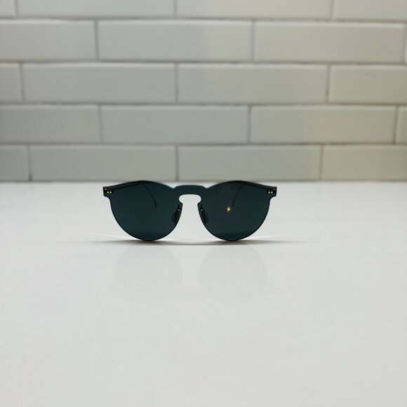 Ilesteva Gold Sunglasses, Barely Worn, Stylish & Chic - Picture 4 of 5